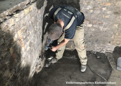 Arbeiter bei Abrissarbeiten